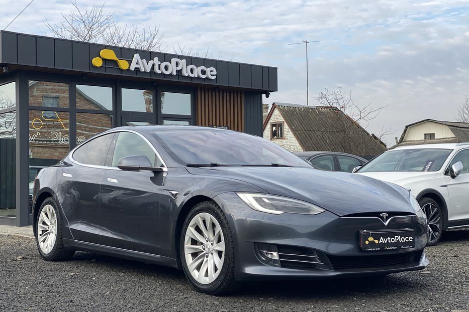 Продам Tesla Model S 4x4 2017 года в Луцке