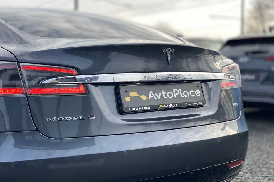 Продам Tesla Model S 4x4 2017 года в Луцке