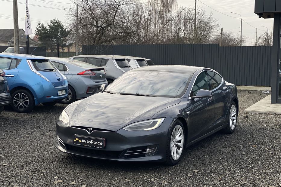Продам Tesla Model S 4x4 2017 года в Луцке