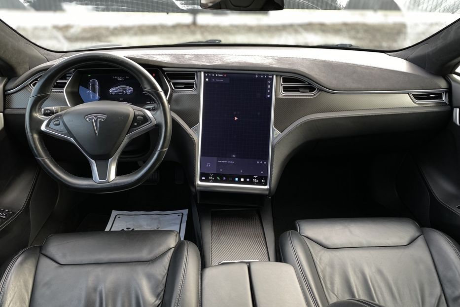Продам Tesla Model S 4x4 2017 года в Луцке