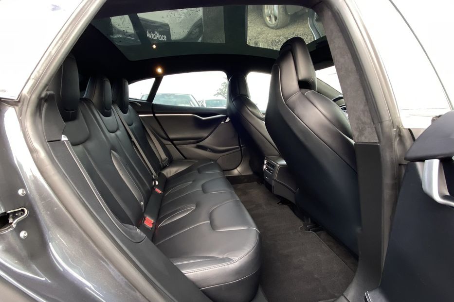 Продам Tesla Model S 4x4 2017 года в Луцке