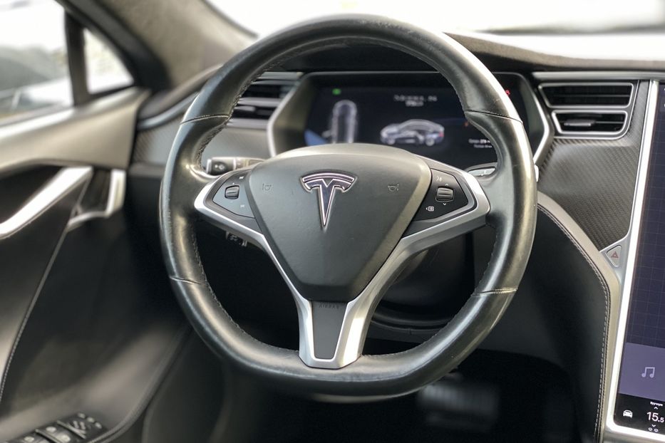 Продам Tesla Model S 4x4 2017 года в Луцке