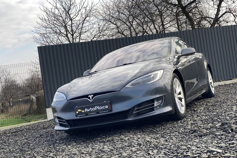 Продам Tesla Model S 4x4 2017 года в Луцке