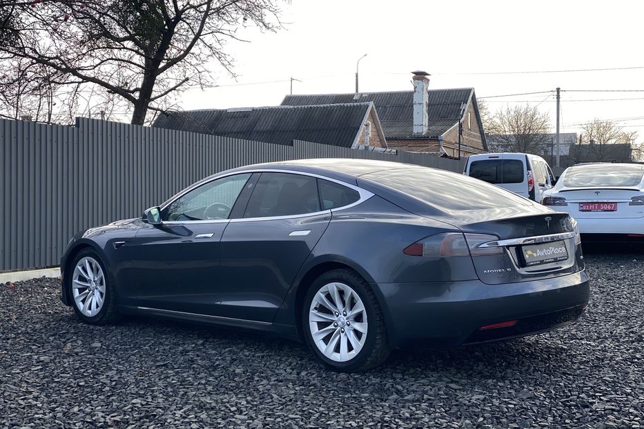 Продам Tesla Model S 4x4 2017 года в Луцке