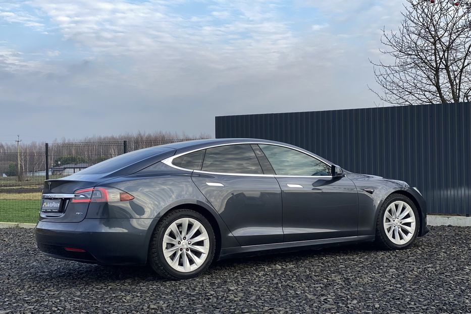 Продам Tesla Model S 4x4 2017 года в Луцке