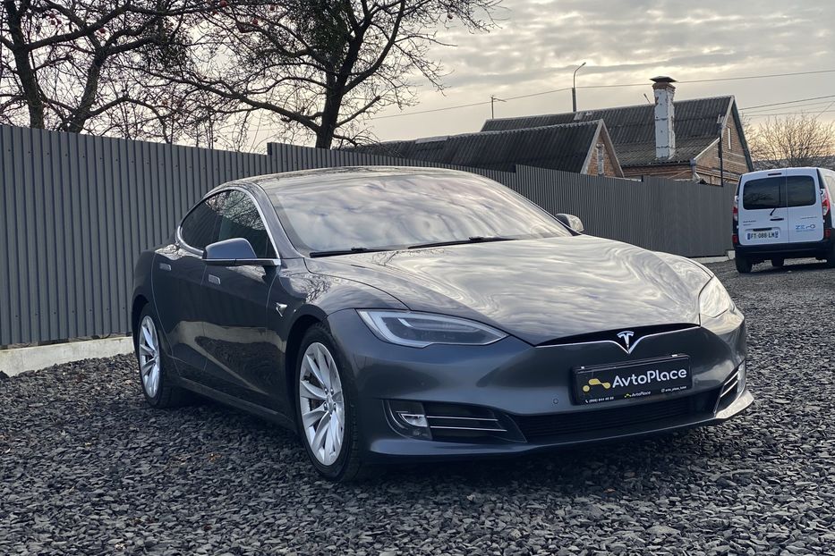Продам Tesla Model S 4x4 2017 года в Луцке