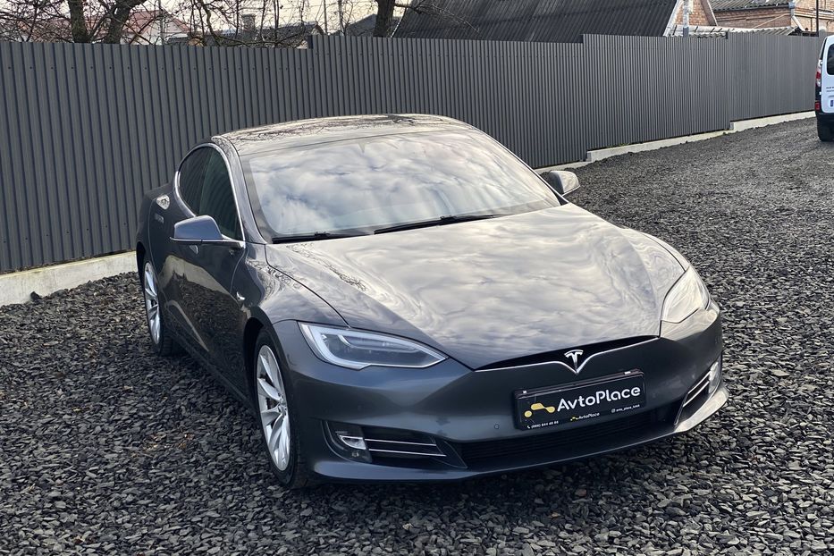 Продам Tesla Model S 4x4 2017 года в Луцке