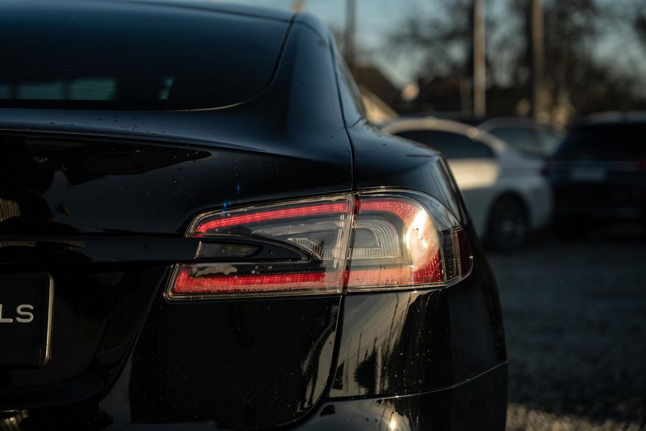 Продам Tesla Model S Long Range Dual Motor 2021 года в Черновцах