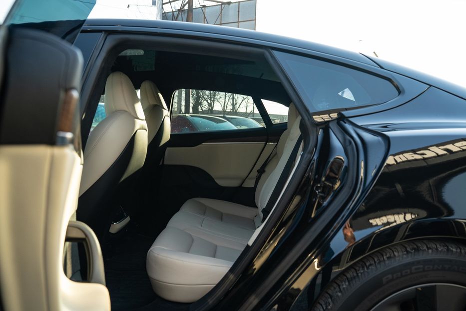 Продам Tesla Model S Long Range Dual Motor 2021 года в Черновцах