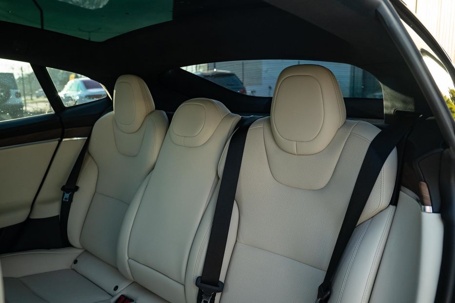 Продам Tesla Model S Long Range Dual Motor 2021 года в Черновцах