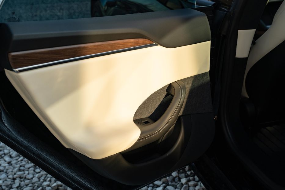 Продам Tesla Model S Long Range Dual Motor 2021 года в Черновцах