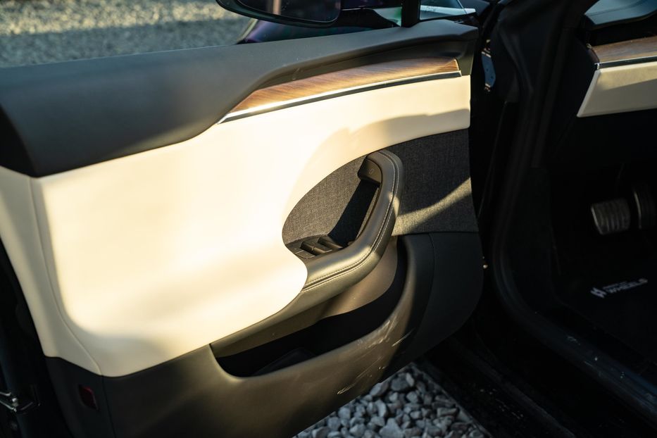 Продам Tesla Model S Long Range Dual Motor 2021 года в Черновцах