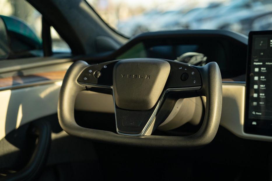 Продам Tesla Model S Long Range Dual Motor 2021 года в Черновцах