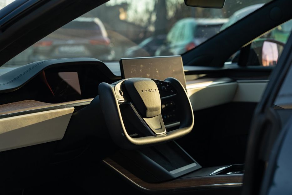 Продам Tesla Model S Long Range Dual Motor 2021 года в Черновцах