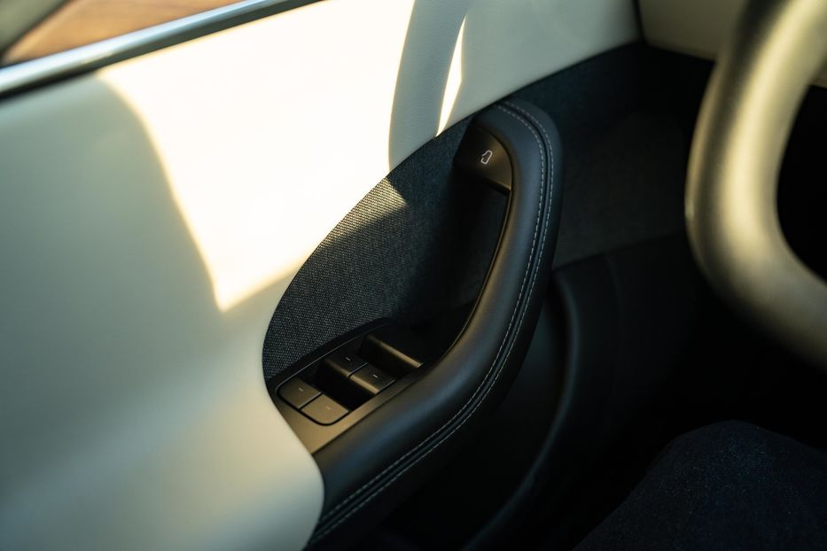 Продам Tesla Model S Long Range Dual Motor 2021 года в Черновцах