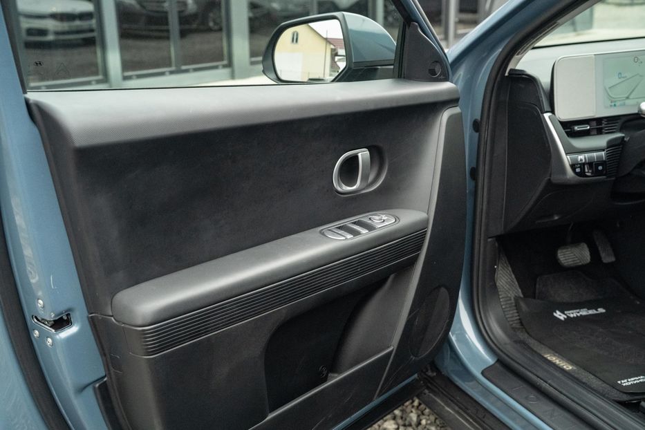 Продам Hyundai Ioniq 5 Standard Range 2024 года в Черновцах