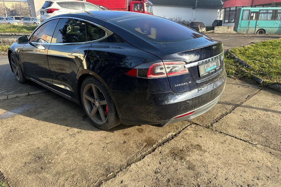 Продам Tesla Model S 2015 года в Черновцах