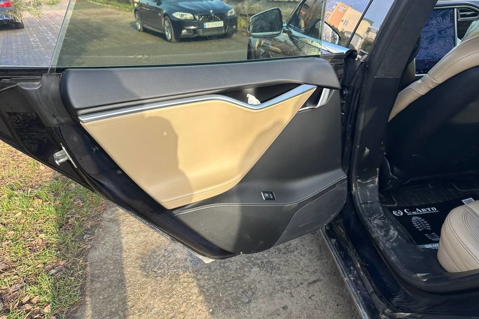 Продам Tesla Model S 2015 года в Черновцах