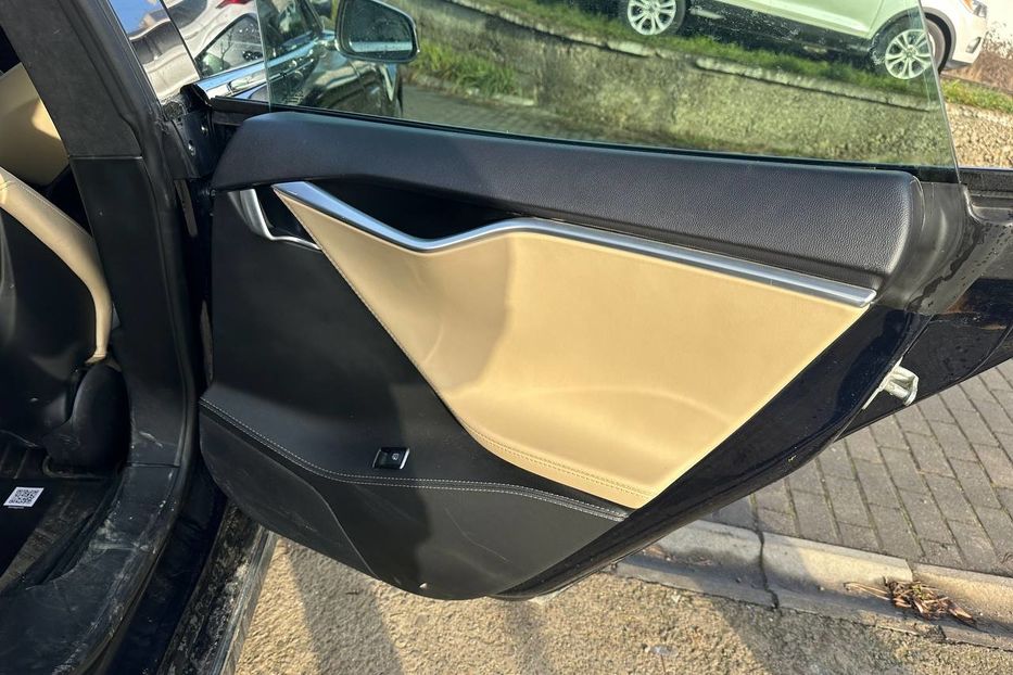 Продам Tesla Model S 2015 года в Черновцах