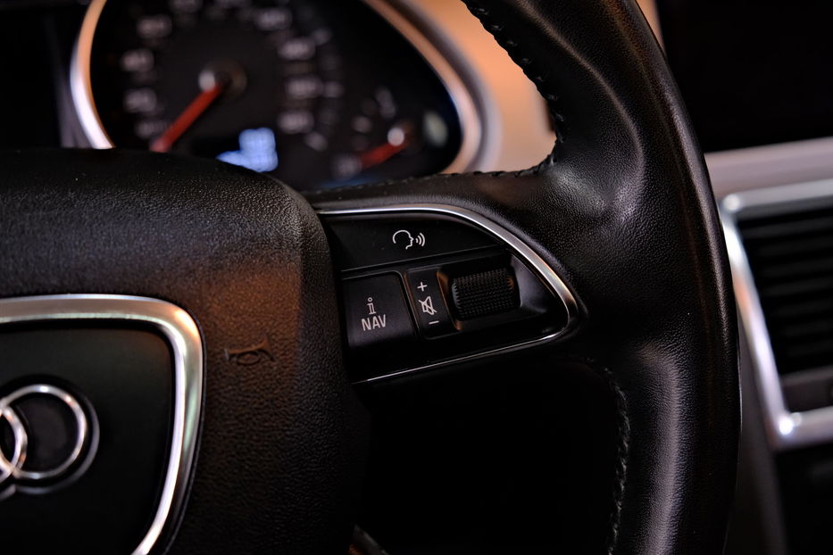 Продам Audi Q7 2013 года в Одессе