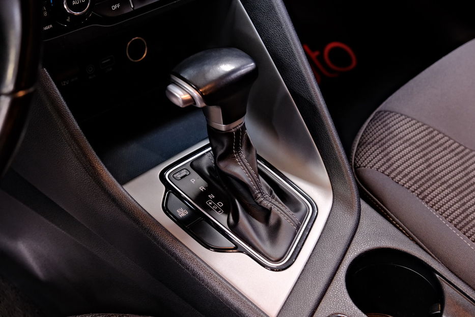 Продам Kia Niro Plug-in Hybrid 2018 года в Одессе