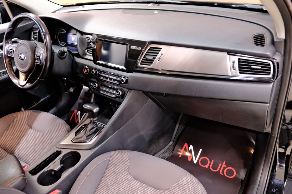 Продам Kia Niro Plug-in Hybrid 2018 года в Одессе