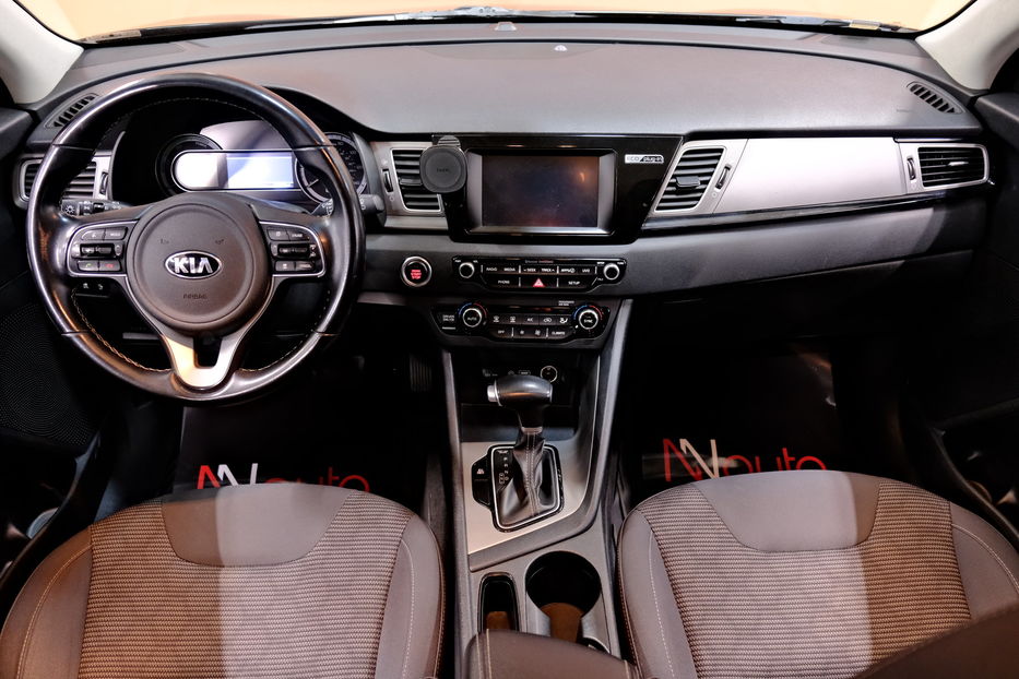 Продам Kia Niro Plug-in Hybrid 2018 года в Одессе