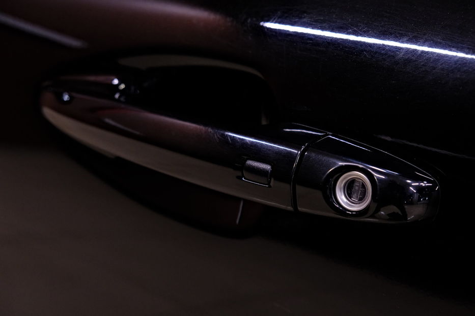 Продам Kia Niro Plug-in Hybrid 2018 года в Одессе