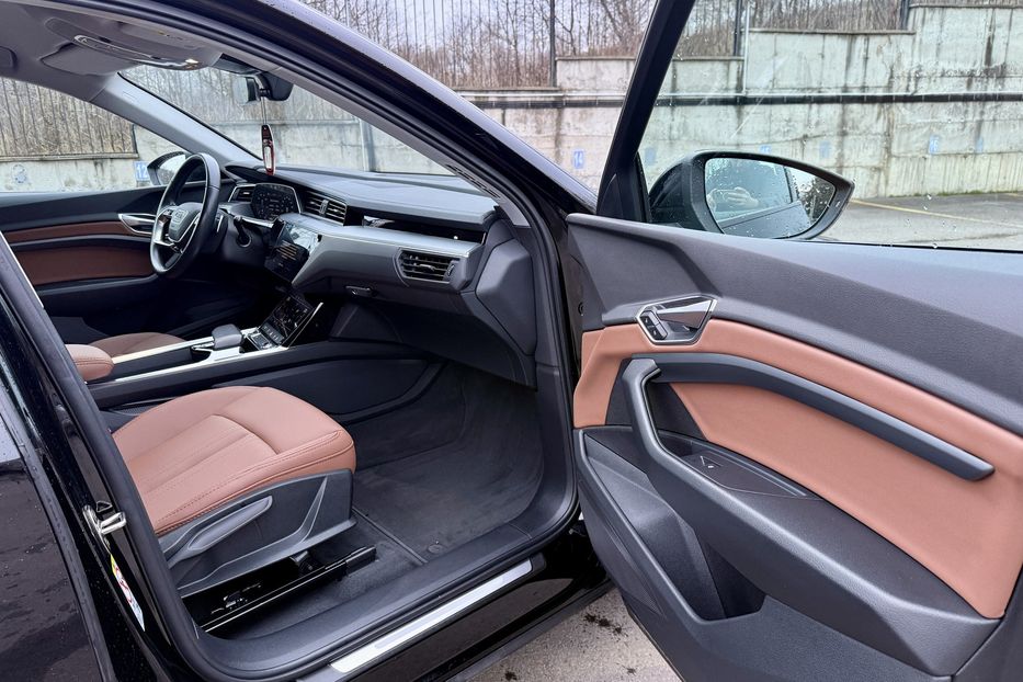 Продам Audi E-Tron 55 95kwt 21p 2021 года в Ровно