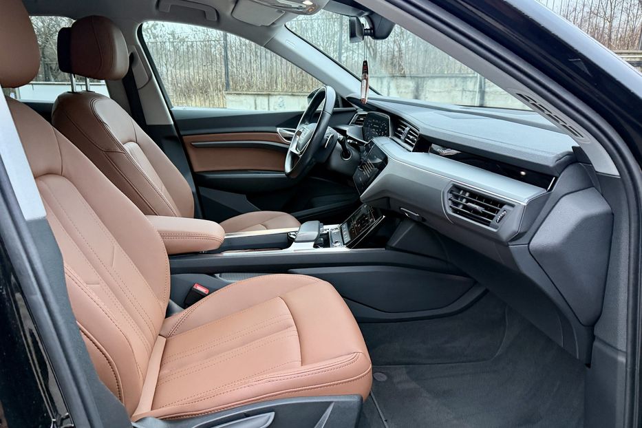 Продам Audi E-Tron 55 95kwt 21p 2021 года в Ровно