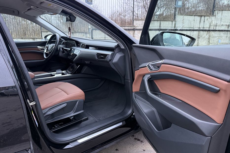 Продам Audi E-Tron 55 95kwt 21p 2021 года в Ровно