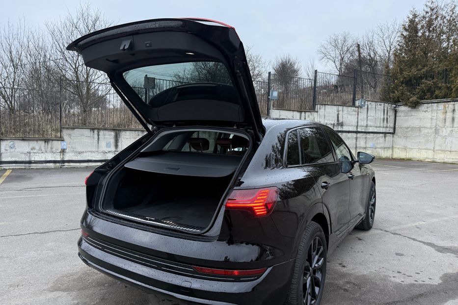 Продам Audi E-Tron 55 95kwt 21p 2021 года в Ровно
