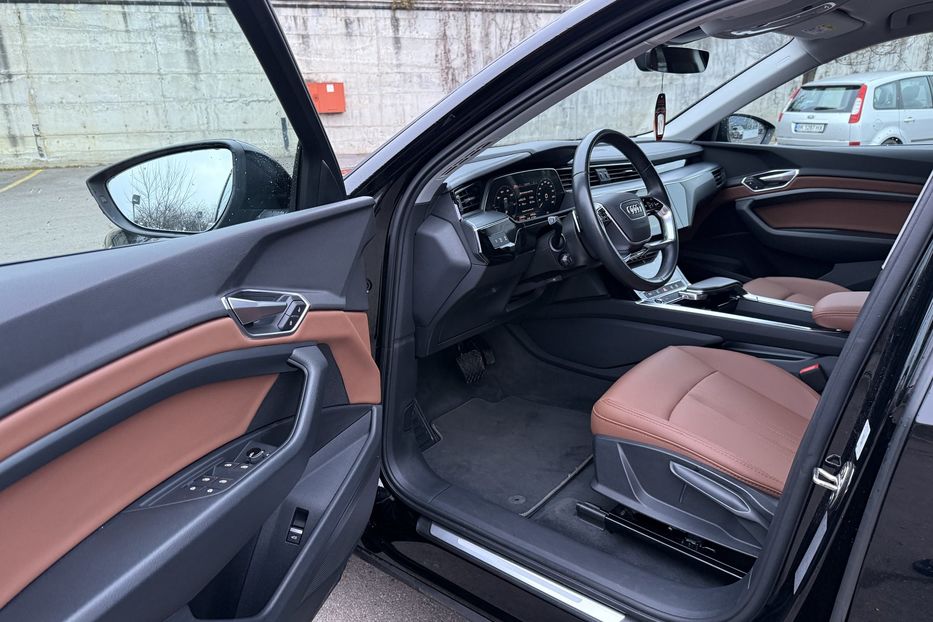 Продам Audi E-Tron 55 95kwt 21p 2021 года в Ровно
