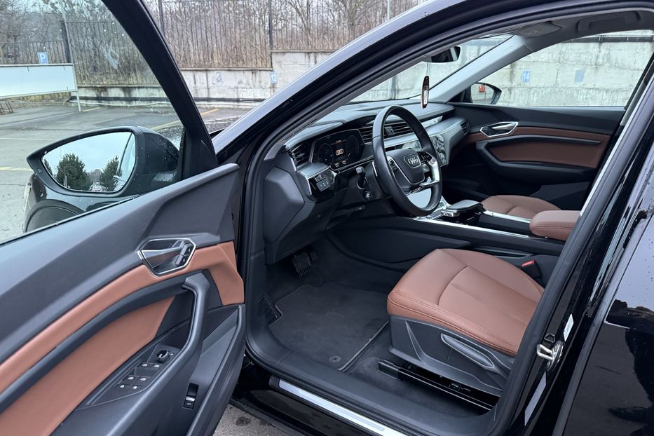 Продам Audi E-Tron 55 95kwt 21p 2021 года в Ровно