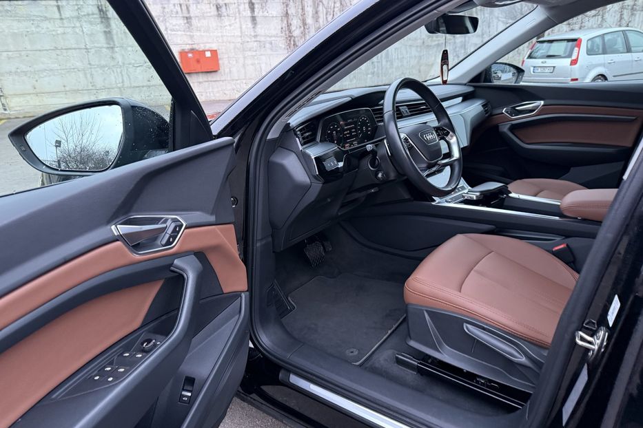 Продам Audi E-Tron 55 95kwt 21p 2021 года в Ровно