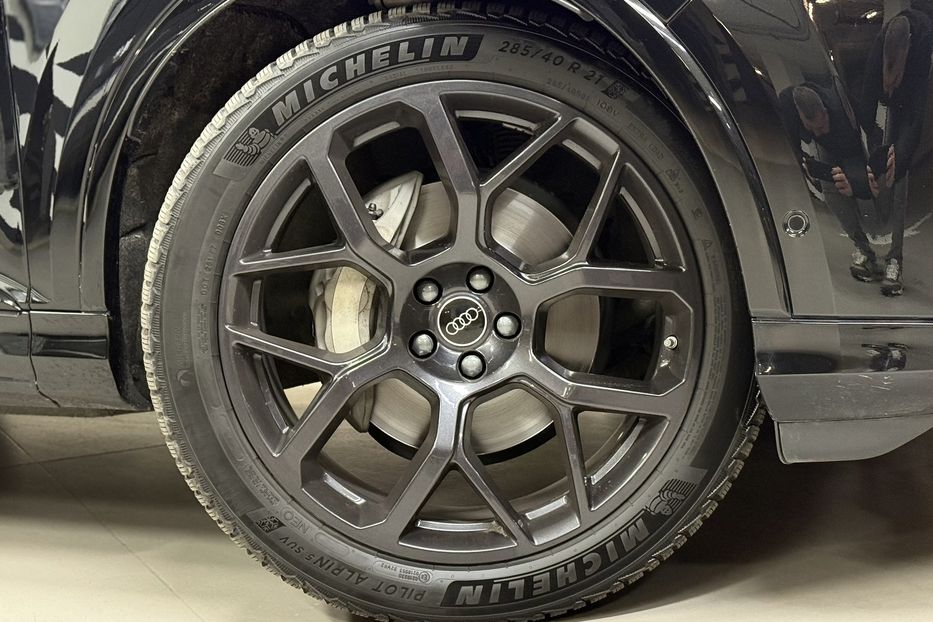 Продам Audi Q7 50 TDI S-Line 2024 года в Киеве