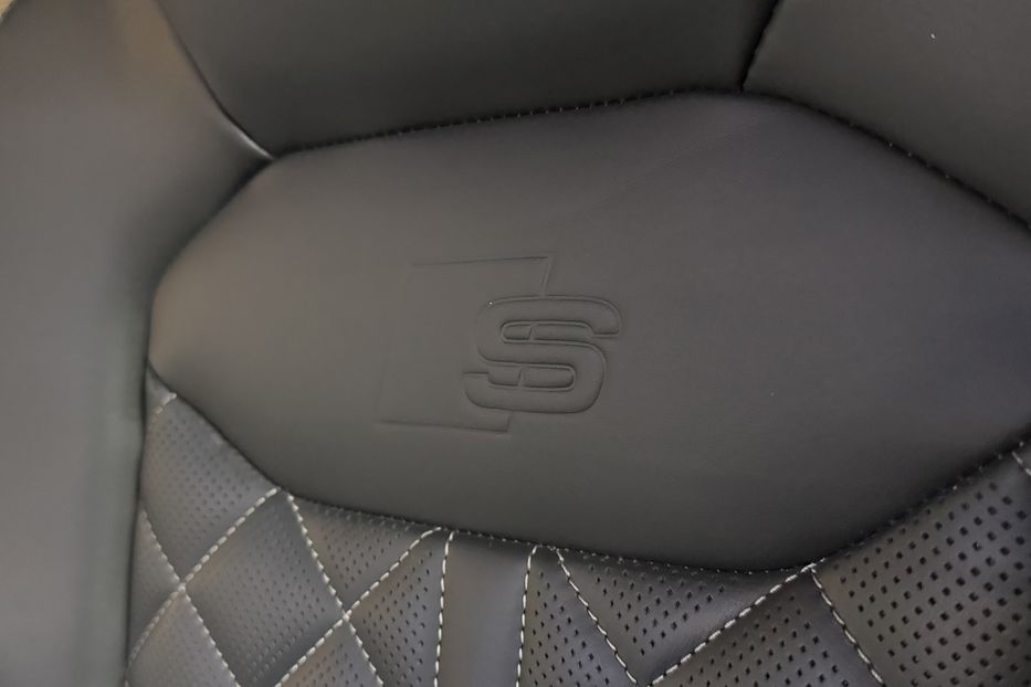 Продам Audi Q7 50 TDI S-Line 2024 года в Киеве