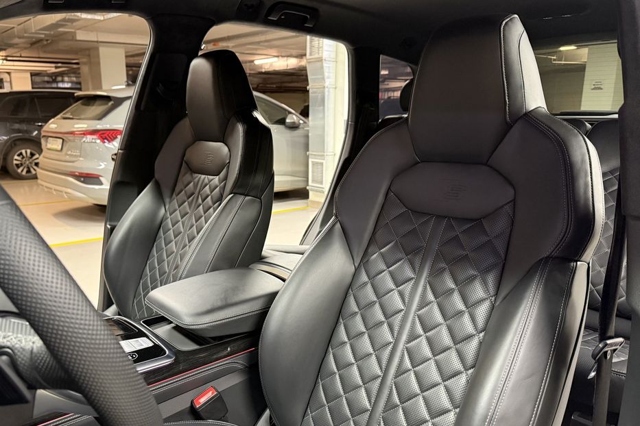 Продам Audi Q7 50 TDI S-Line 2024 года в Киеве
