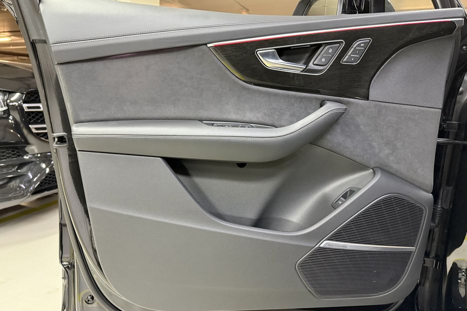 Продам Audi Q7 50 TDI S-Line 2024 года в Киеве