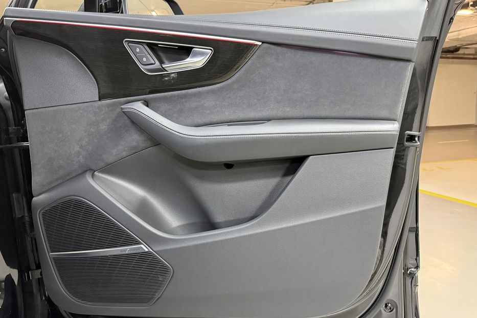 Продам Audi Q7 50 TDI S-Line 2024 года в Киеве