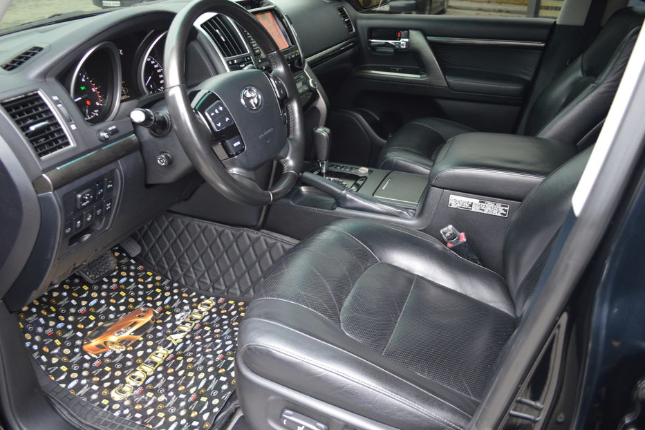 Продам Toyota Land Cruiser 200 2012 года в Одессе