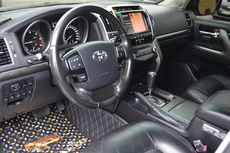 Продам Toyota Land Cruiser 200 2012 года в Одессе