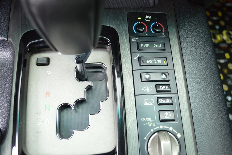 Продам Toyota Land Cruiser 200 2012 года в Одессе