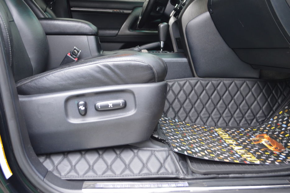 Продам Toyota Land Cruiser 200 2012 года в Одессе