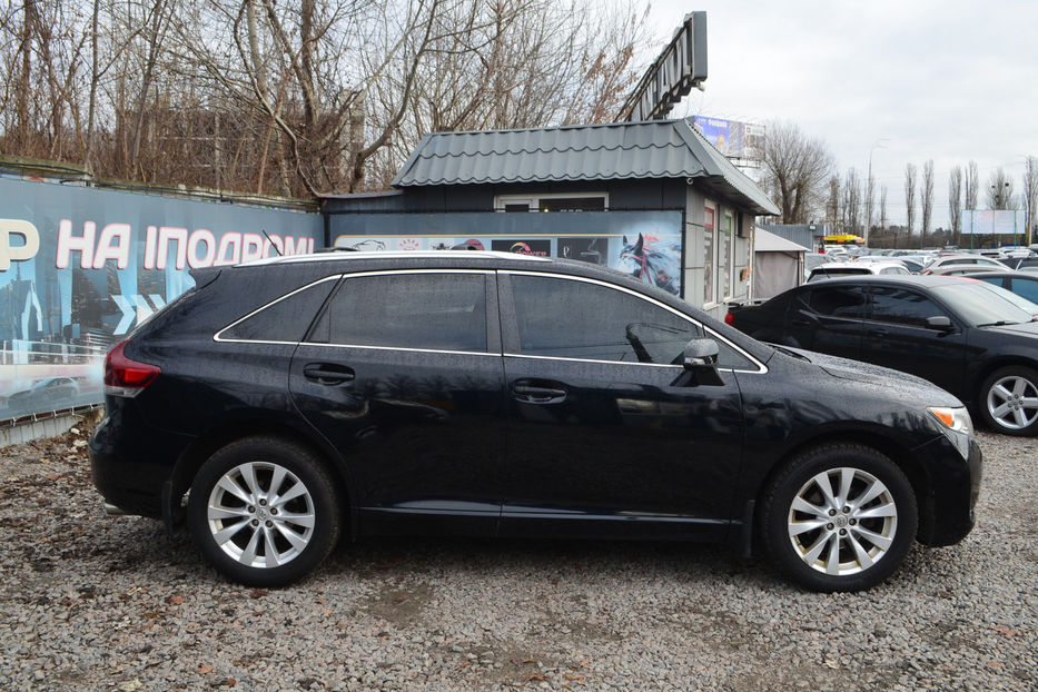 Продам Toyota Venza 2.7 ECT-i (182 к.с.) AWD • LE  2013 года в Киеве