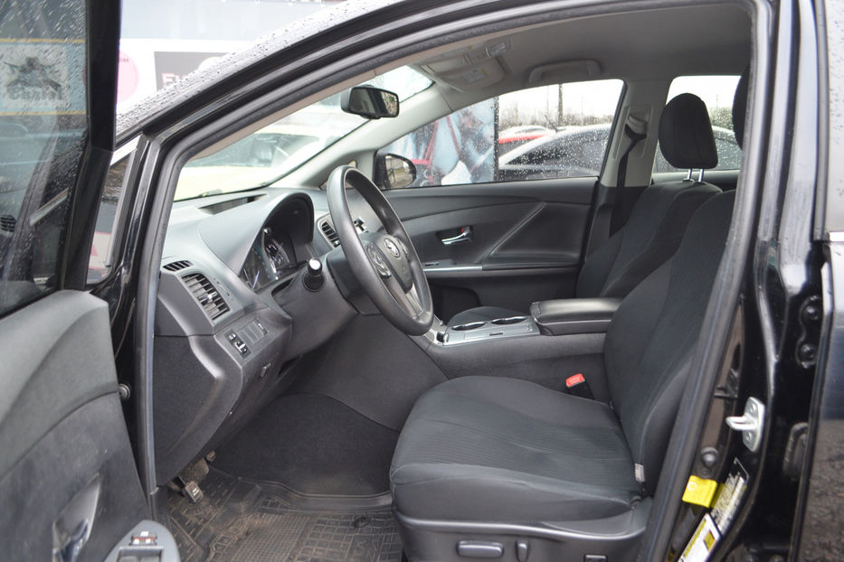 Продам Toyota Venza 2.7 ECT-i (182 к.с.) AWD • LE  2013 года в Киеве