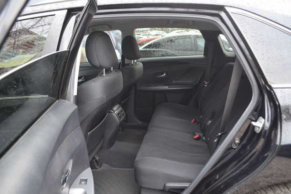 Продам Toyota Venza 2.7 ECT-i (182 к.с.) AWD • LE  2013 года в Киеве