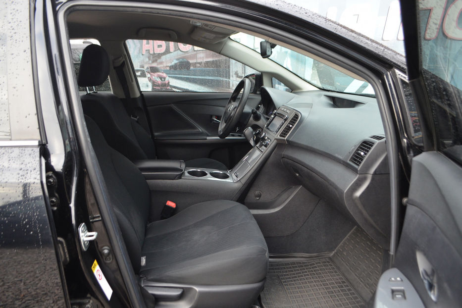 Продам Toyota Venza 2.7 ECT-i (182 к.с.) AWD • LE  2013 года в Киеве