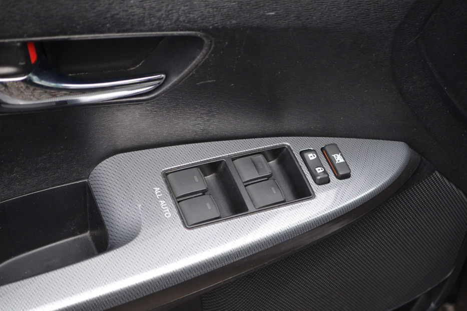 Продам Toyota Venza 2.7 ECT-i (182 к.с.) AWD • LE  2013 года в Киеве