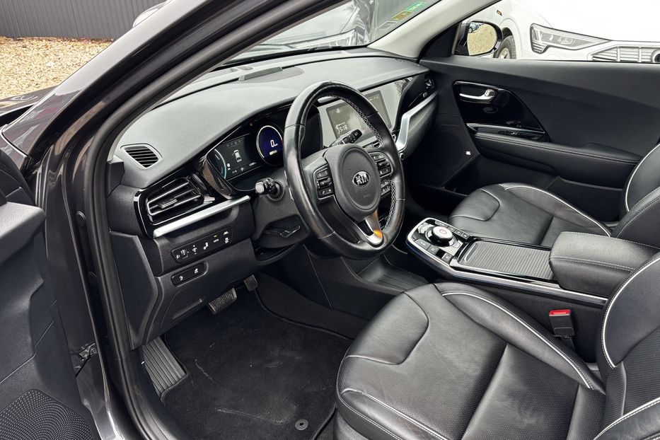 Продам Kia Niro 64квт авто у Львові 2020 года в Львове